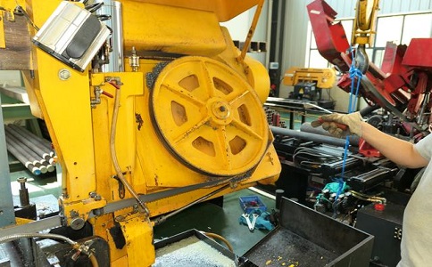 如何解决赫山卧式金属带锯床切削时出现的断带现象？